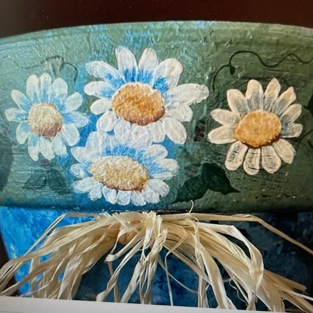 Handpainted Daisy Flower Pot - Picture 5 of 5